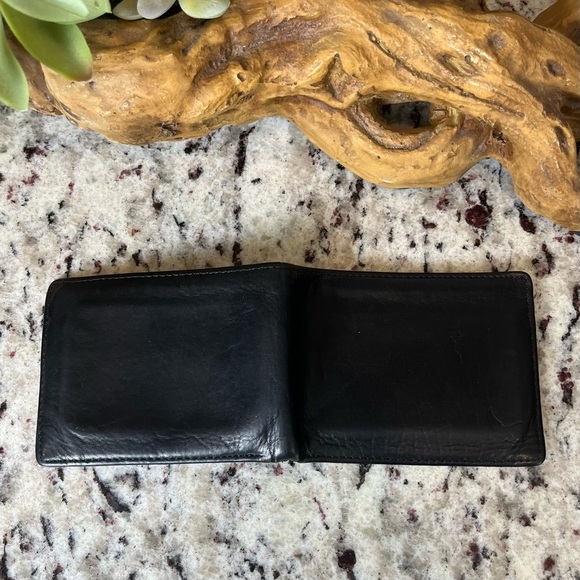 Vintage Eddie Bauer Leather Wallet - Picture 4 of 7